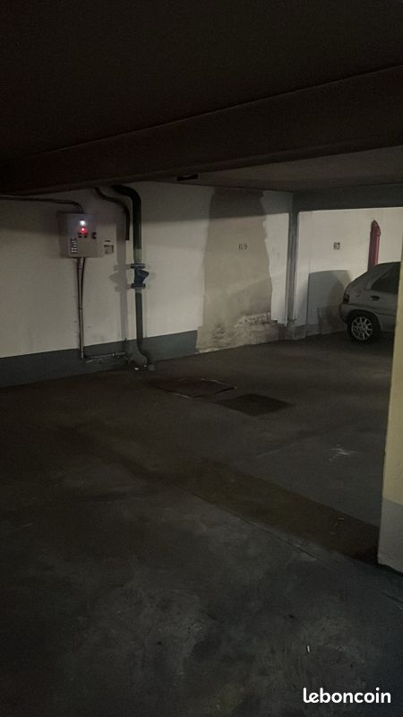 Parking 6 m² · à Charenton-le-Pont · 6 m² · 90 €/mois