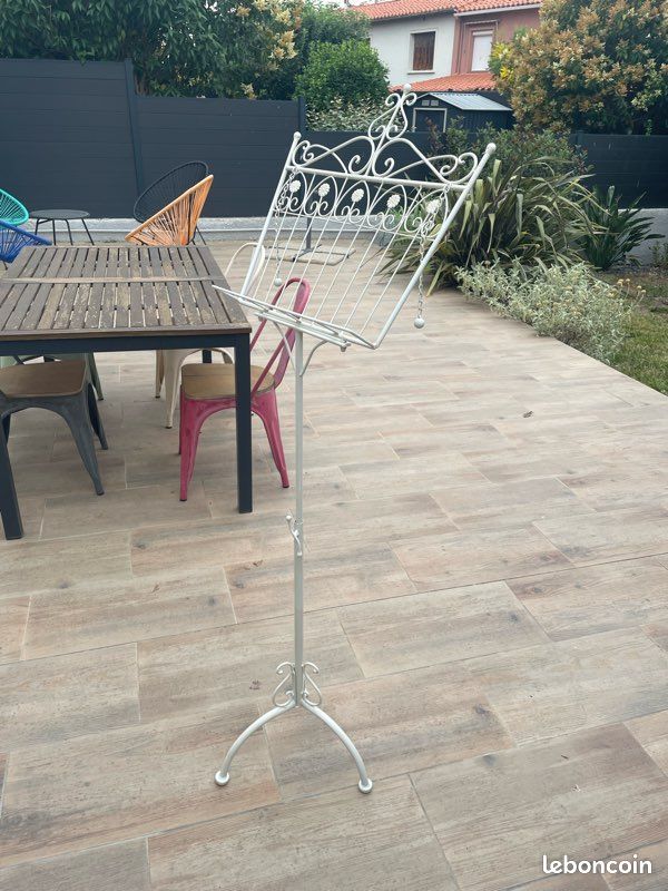 Pupitre fer forgé antique – LouLou Réception