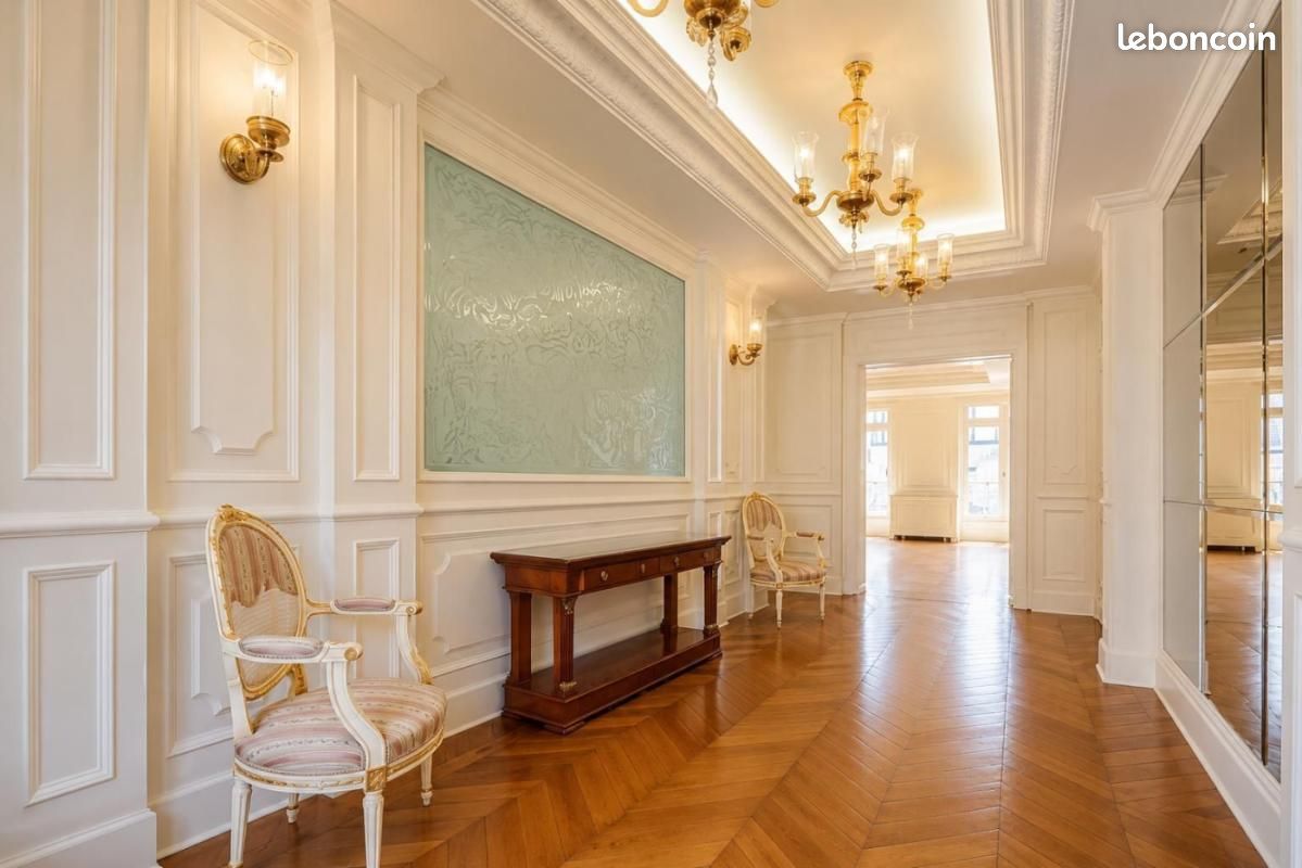 Appartement 9 pièces 360 m² · à Paris · 360 m² · 19 000 €/mois