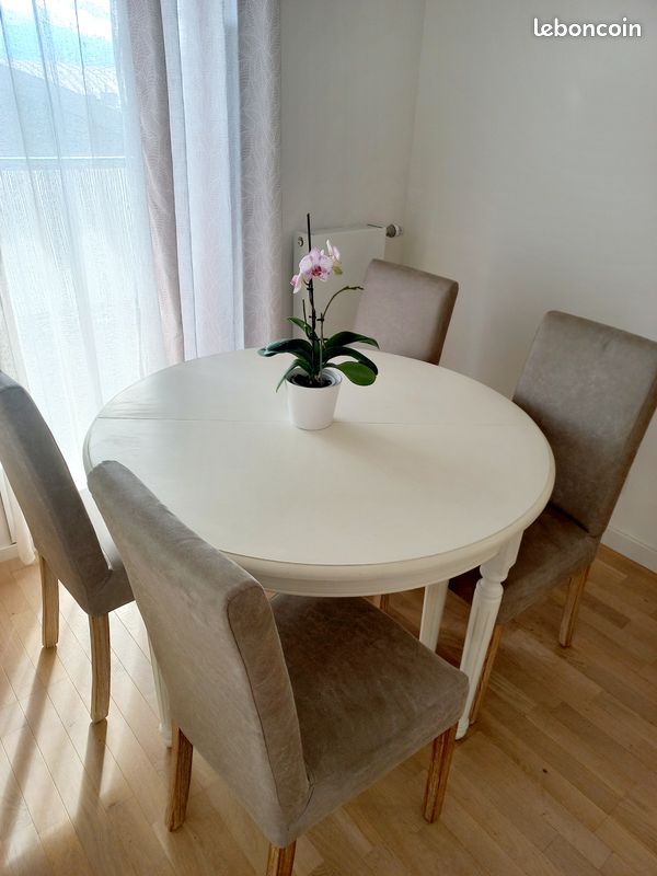 À vendre – Table ronde extensible LOUIS de Maisons du Monde, 4 à 12 personnes – 300 EUR (image 2)
