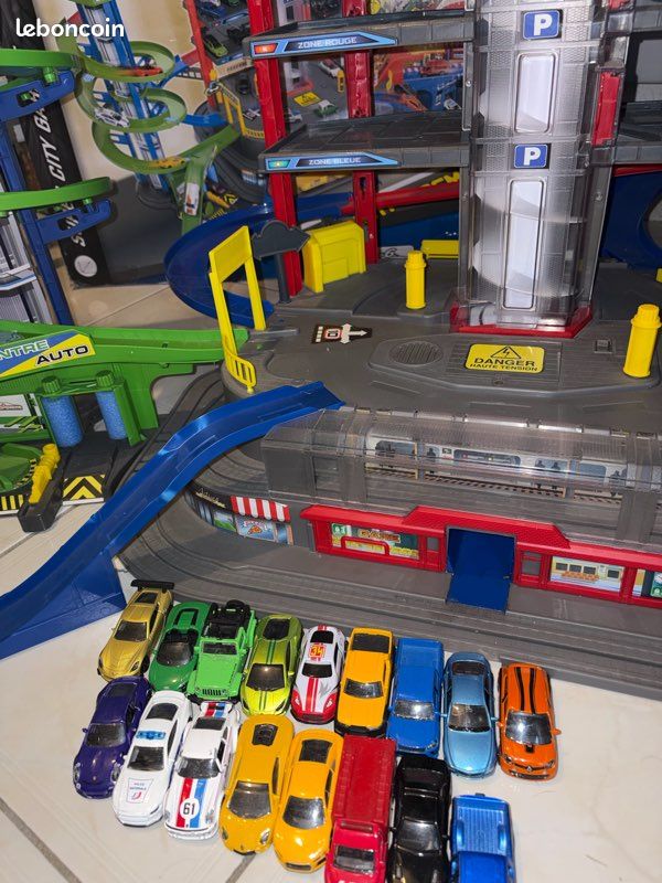 Garage Majorette Super circuit + 17 voitures (image 2)