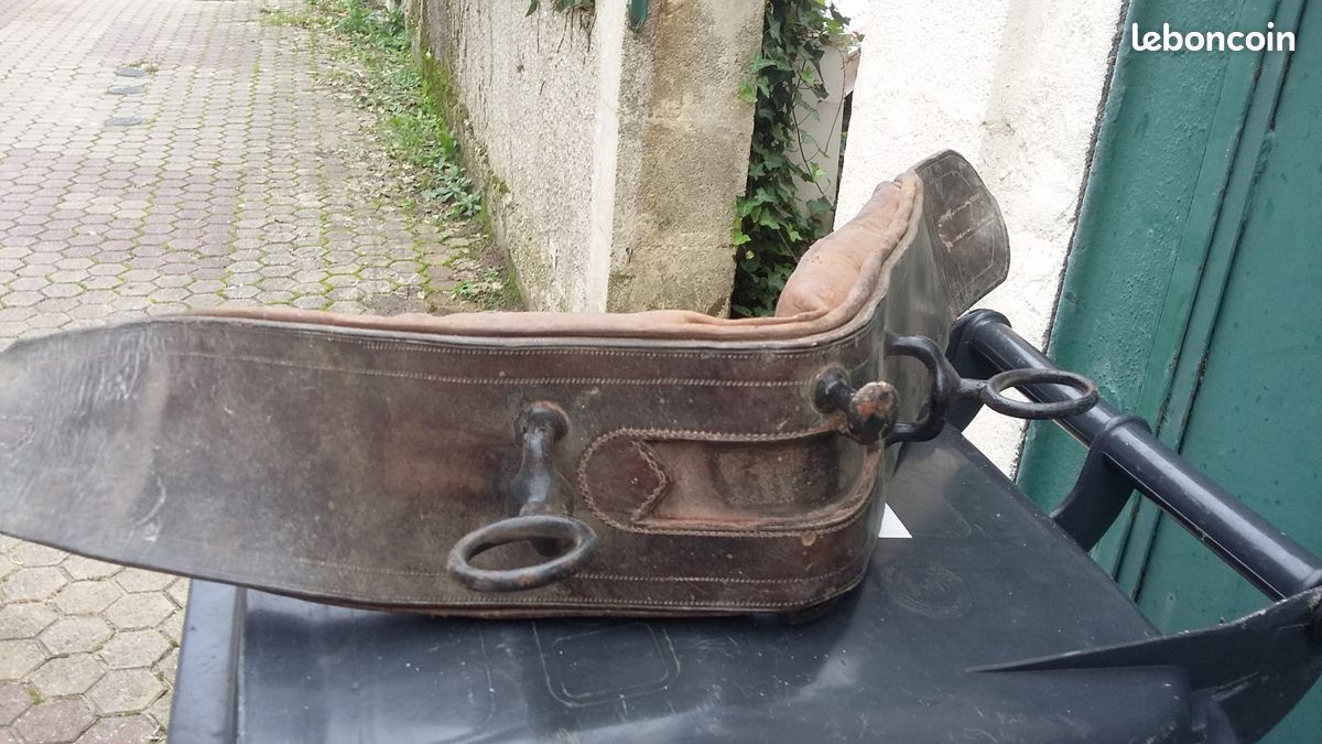 Ancien collier d attelage (image 1)