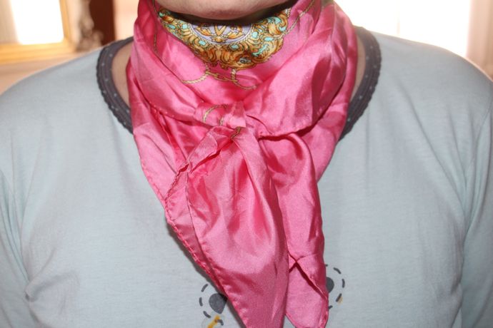 Superbe véritable foulard en soie rose et bleu ciel