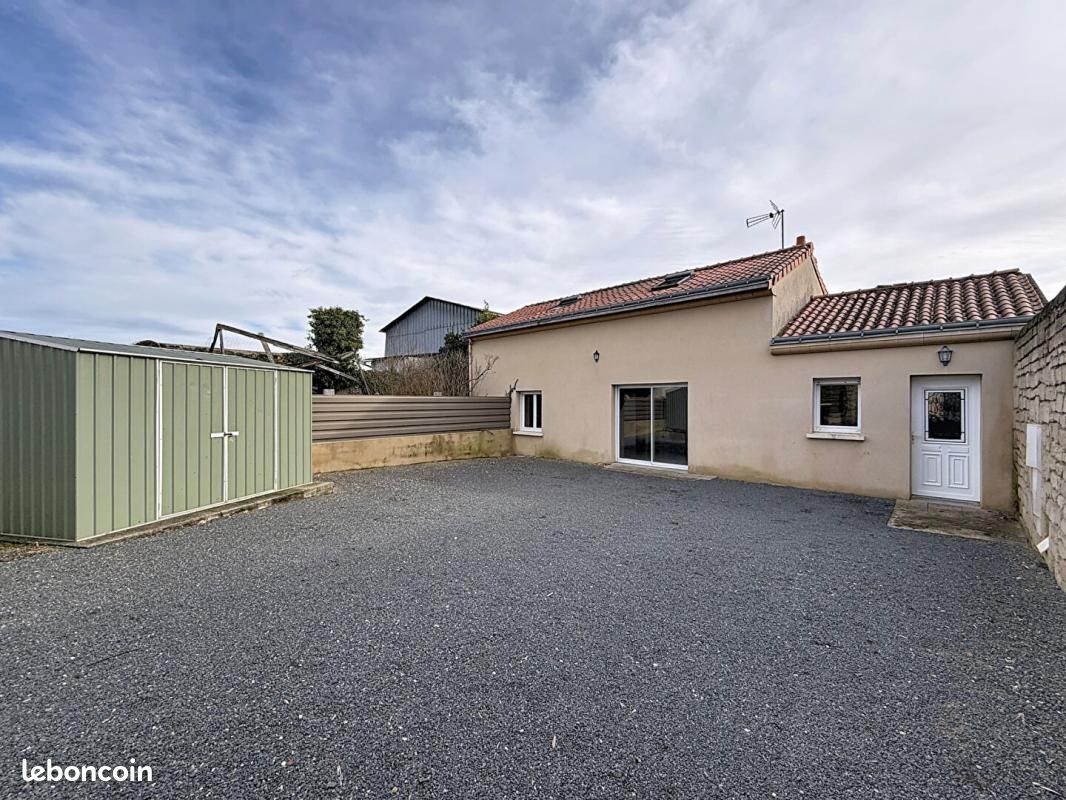 Maison 4 pièces 94 m² · à Doué-en-Anjou · 94 m² · 900 €/mois