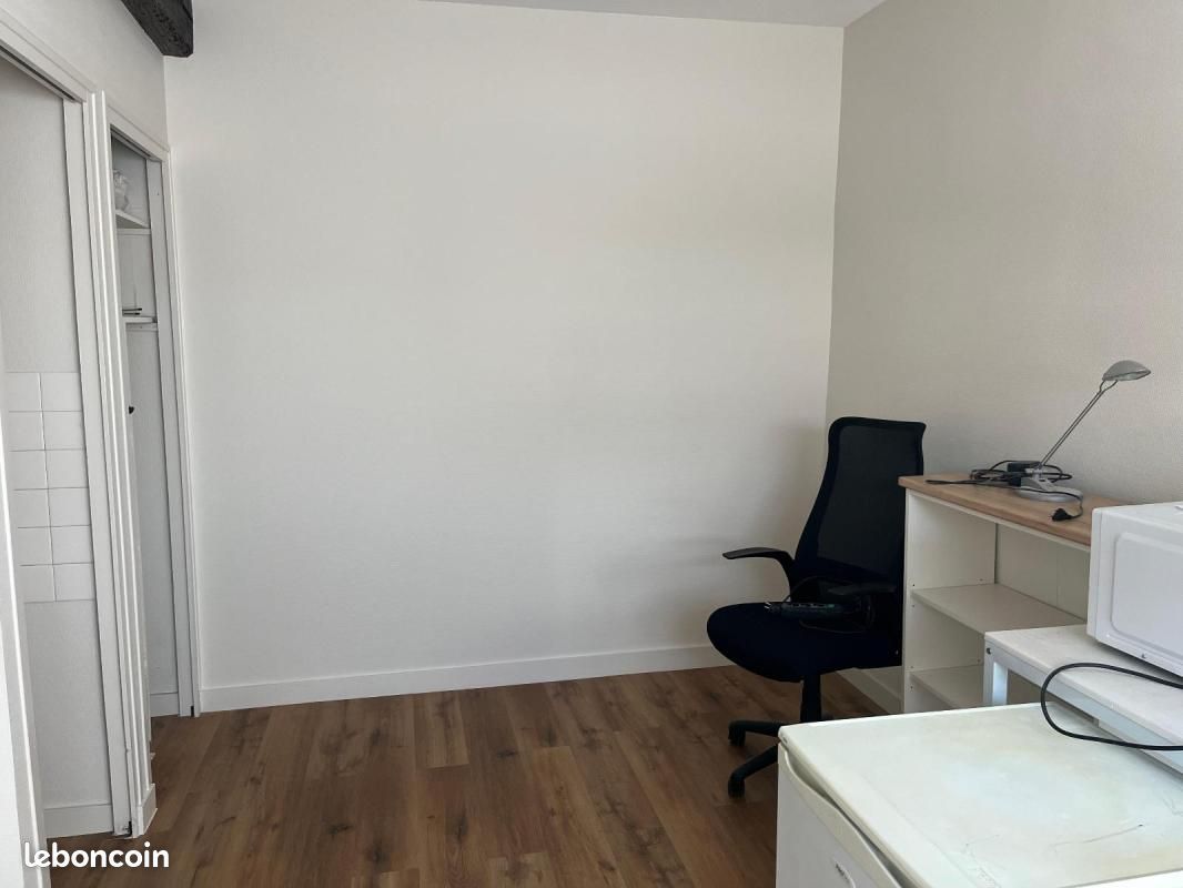 Appartement 1 pièce 14 m² · à Angers · 14 m² · 450 €