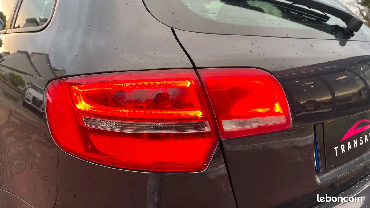 AUDI A3 SPORTBACK 3.2 V6 250 Quattro Ambition Luxe S tronic / TOIT OUVRANT / BOSE (image 12)
