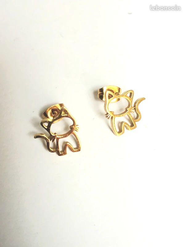 Boucles D'oreilles Clous Motif Chat Cristal Diamant Couleur Or - Modèle BO3707 Occasion Très Bon état