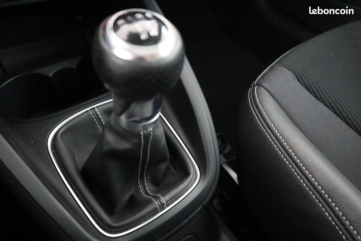 Audi A1 1.0 TFSI Ultra S Line 95 ch (image 20)