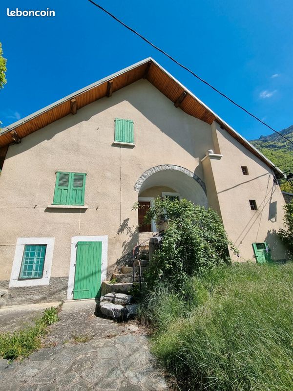 Maison 10 pièces 280 m² · à Saint-Firmin · 280 m² · 160 000 €
