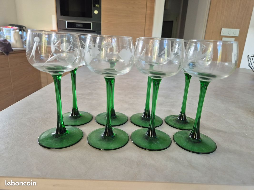 Verres à pied vert d'Alsace (image 1)