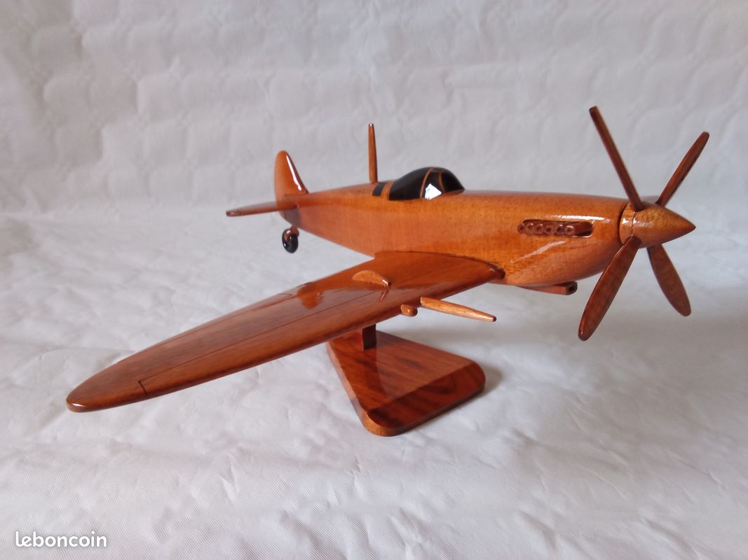 Maquette en bois avion de chasse SPITFIRE (image 6)