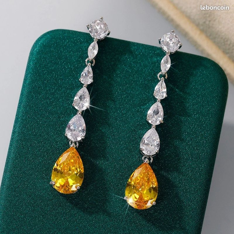 Boucles D'oreilles Zirconium Bicolore Plaqué Or Blanc - Avec Pochette - Neuf Avec étiquettes - Fermoir Dormeuse