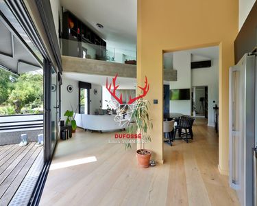Maison 1 890 000 € - 305 m²