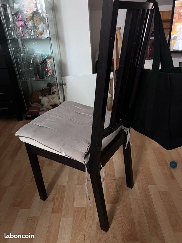 Chaise table à manger noir en bois (image 1)