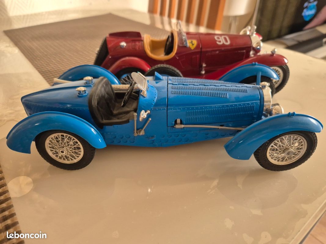 Lot 2 Burago 1/18 - Bugatti + Alfa Romeo 2300 Spider 1934 - Italie
