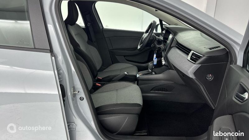 Renault Clio 1.6 E-Tech 145ch full hybrid Evolution (image 15)