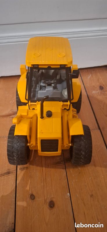 Tracteur jaune (image 2)