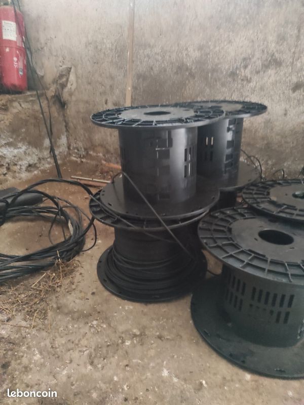 Touret plastique pour tuyau (image 2)