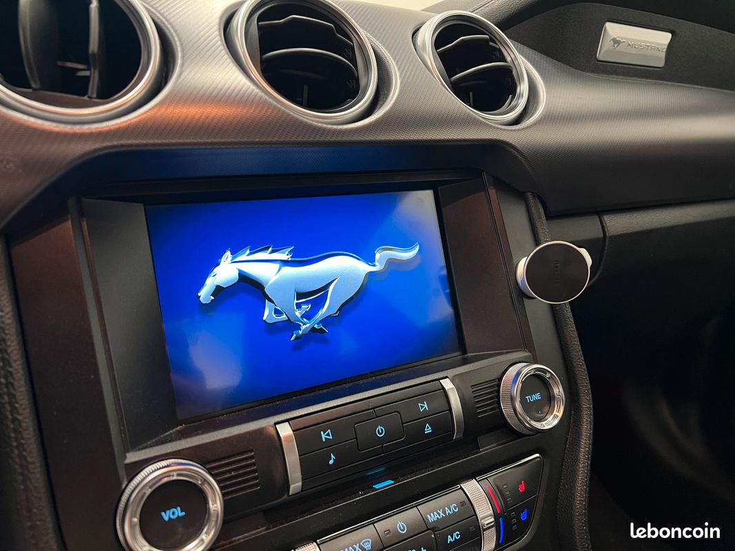 Ford Mustang 5.0 V8 GT 450 Ch BVA10 / Peinture Burgundy Velvet (Rare) / Pas de malus / Suivi complet / CarPlay / Android Auto / (image 8)