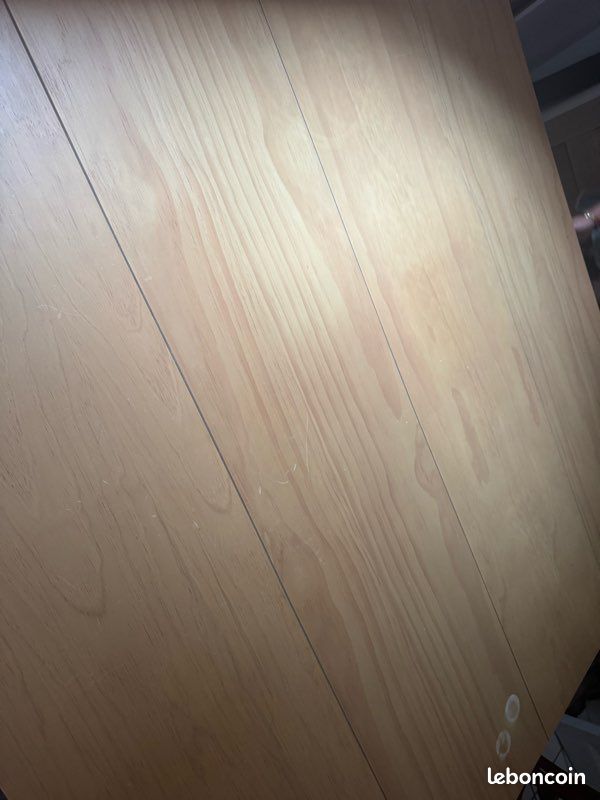 Table bois carrée (image 5)