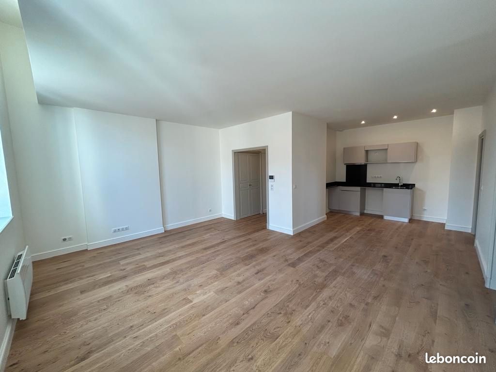 Appartement 3 pièces 75 m² · à Auxerre · 75 m² · 840 €