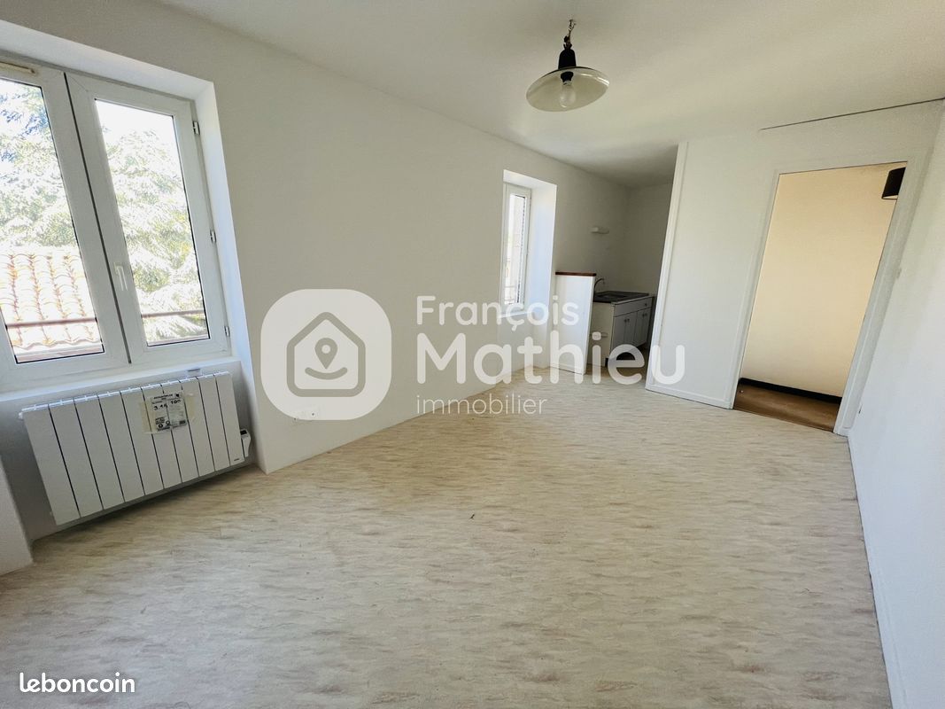 Appartement 2 pièces 30 m² · à Salles-Arbuissonnas-en-Beaujolais · 30 m² · 450 €