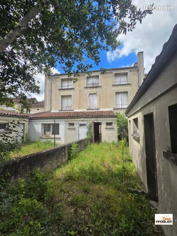 Immeuble 15 pièces 260 m² · à Segonzac · 260 m² · 127 800 €