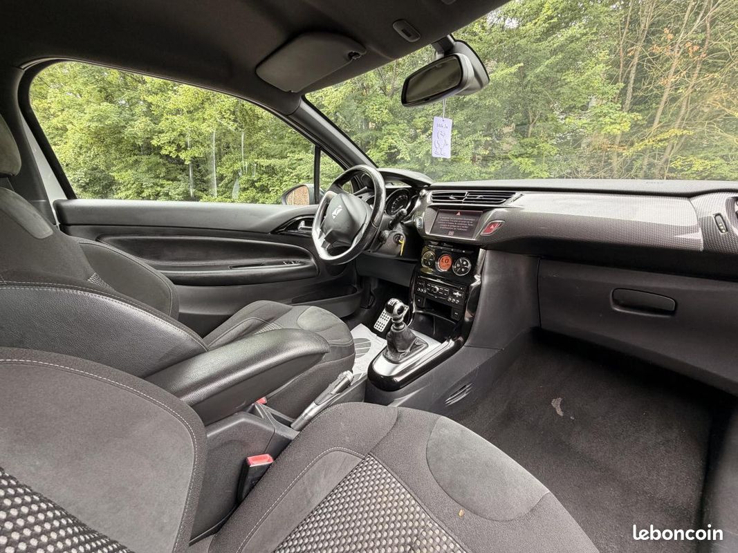 DS DS3 1.6 e-HDi FAP- GARANTIE 2 ans - 110 BERLINE Sport Chic PHASE 1 (image 13)