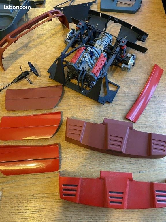 Pièces détachées Pocher 1/8 Porsche et F40 et Testararossa (image 12)