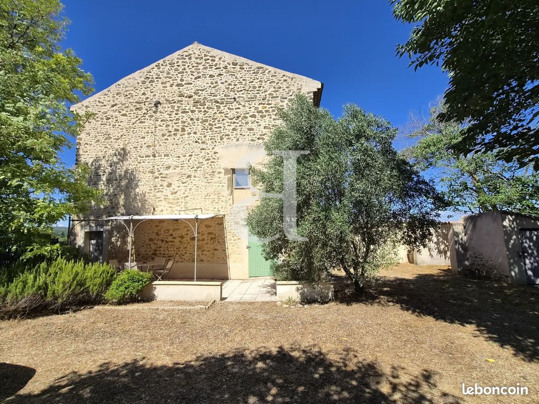 Maison 4 pièces 95 m² · à Sainte-Cécile-les-Vignes · 95 m² · 235 000 €