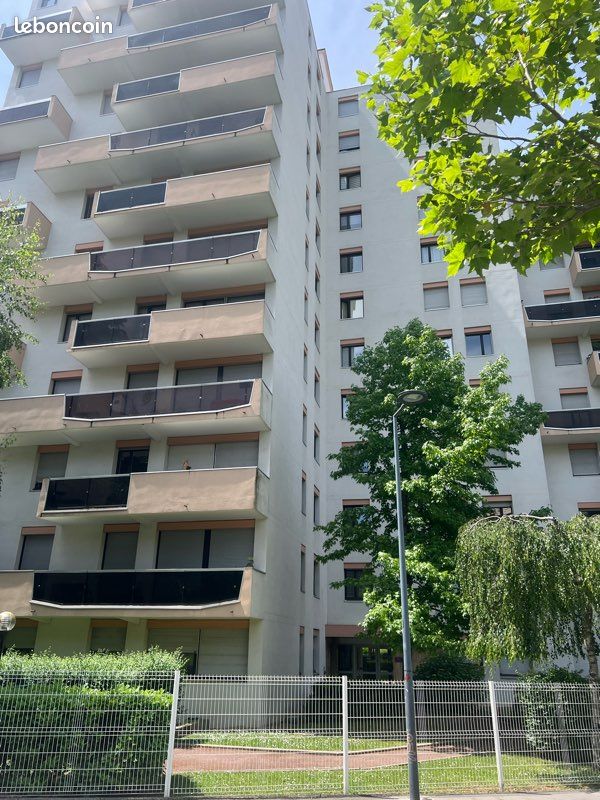 Appartement 5 pièces 105 m² · à Saint-Étienne · 105 m² · 210 000 €