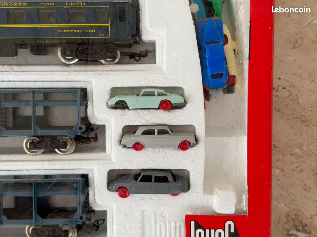 Train Jouef Vintage N°7603 Avec Wagons Transport De Voitures (Simca 1500, 2CV, DS...) Années 70, Avec Un Wagon Cadeau En Plus ! Un Must Pour Les Collectionneurs.