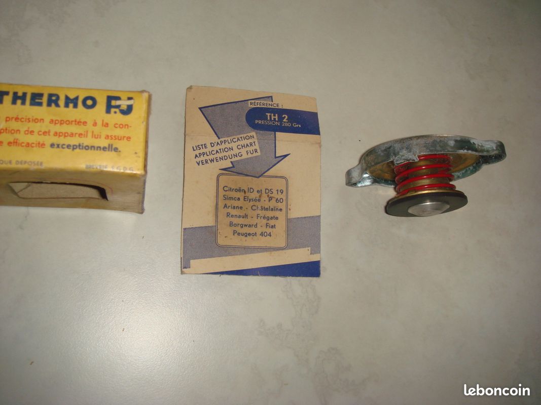 bouchon dynamo vélox NEUF (no campagnolo peugeot stronglight