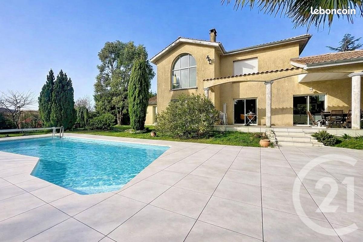 Maison 6 pièces 230 m² · à Saint-Cyr-sur-le-Rhône · 230 m² · 680 000 €