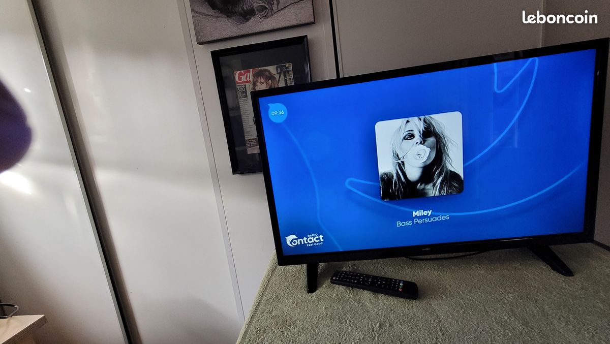 TV HIGH ONE HI3205HD Téléviseur 81 cm (32") Définition HD (1366x768 pixels) (image 2)