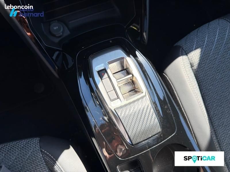 Peugeot 2008 1.2 Hybrid 145ch Allure e-DCS6 (image 14)
