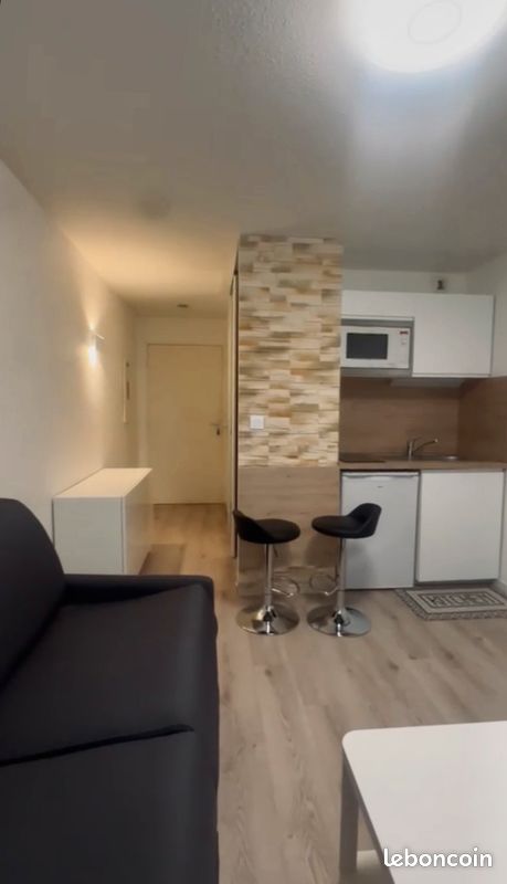 Appartement 1 pièce 19 m² · à Courbevoie · 19 m² · 910 €