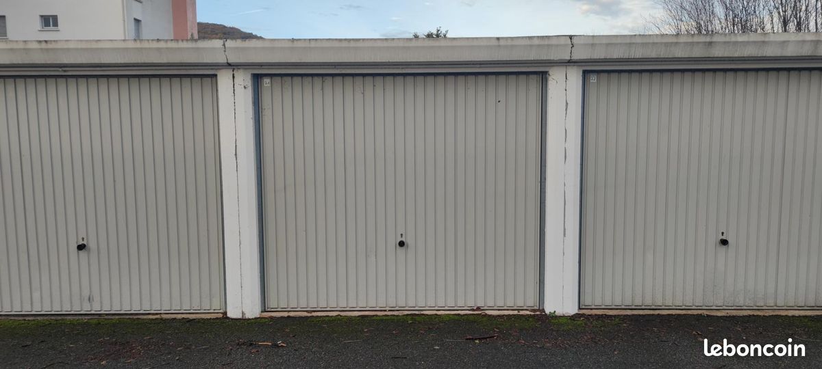 Parking 13 m² · à Foix · 13 m² · 67 €/mois