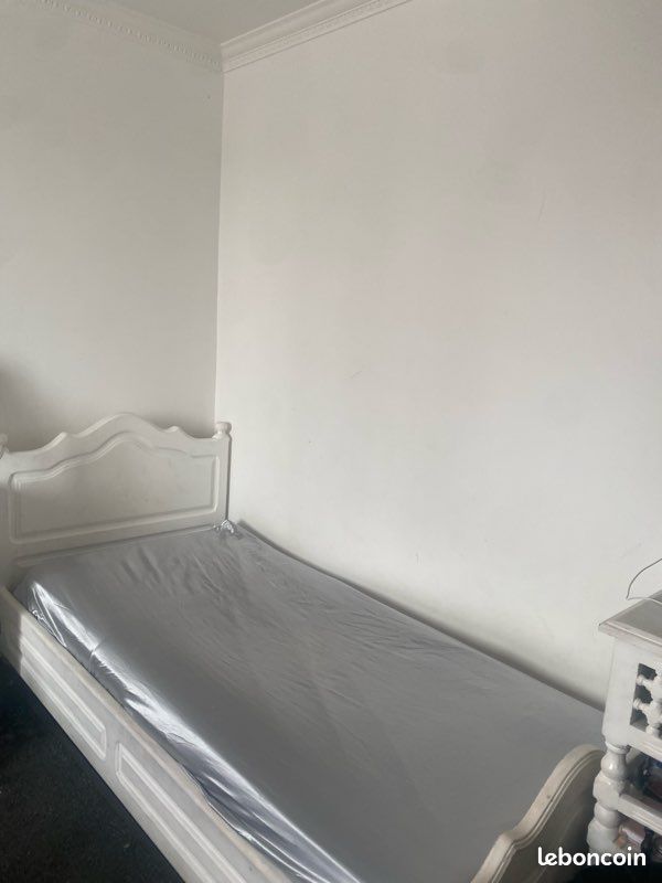 Lit (image 6)
