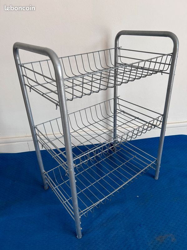 Meuble casier étagères métallique (image 1)