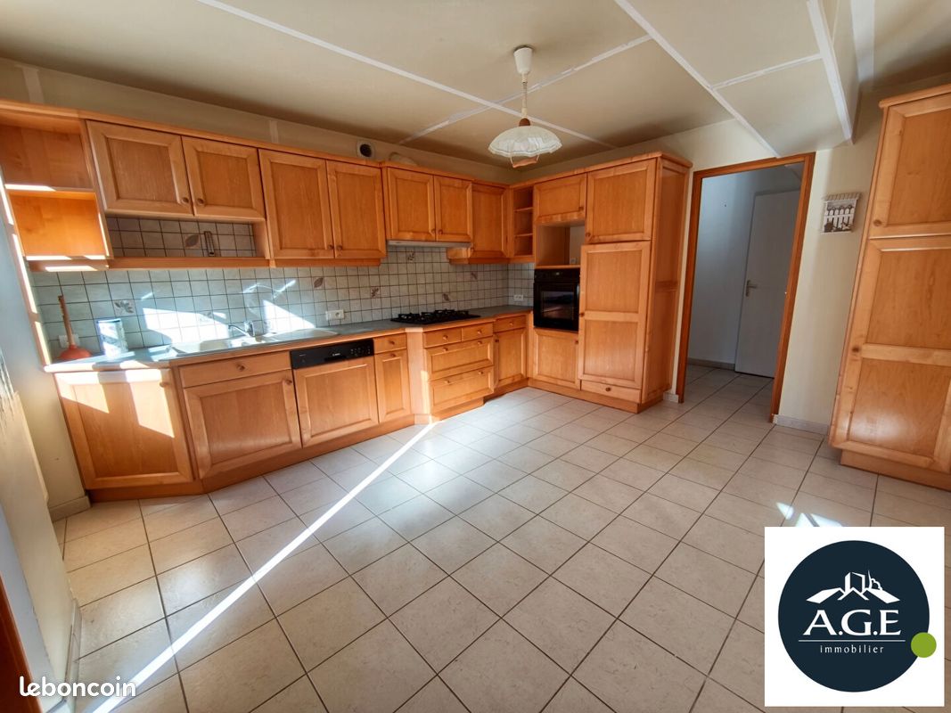 Maison 4 pièces 99 m² · à Yermenonville · 99 m² · 1 000 €/mois
