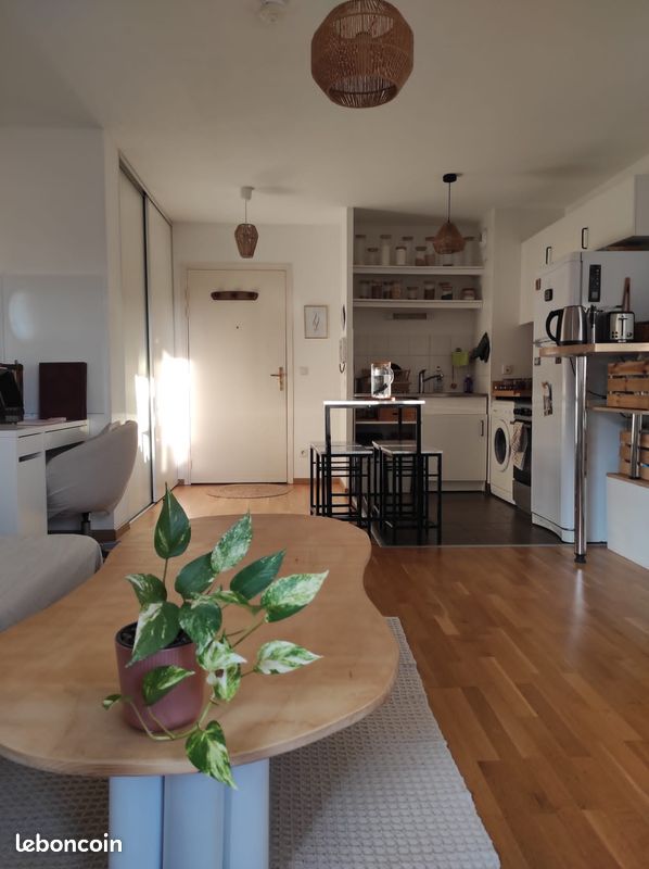 VILLEURBANNE St JEAN T2 43 m² + balcon + garage