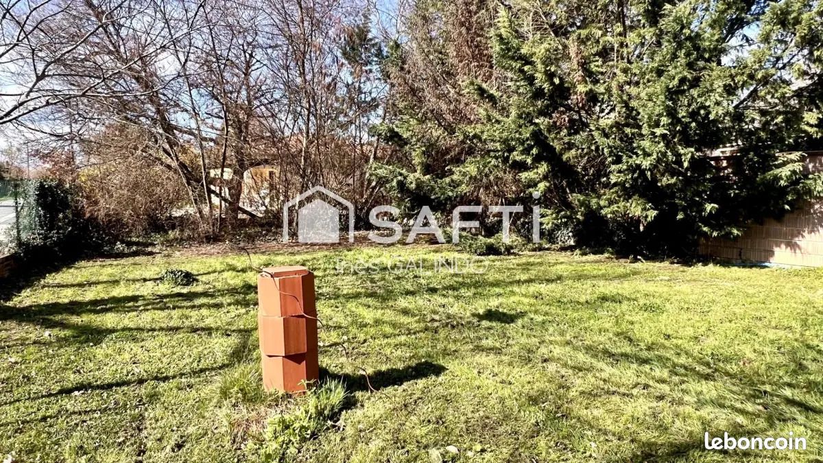 Terrain 430 m² Brax · 110 000 €