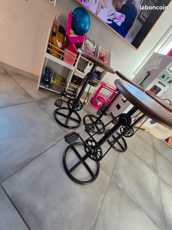 Tabourets chaises (image 1)