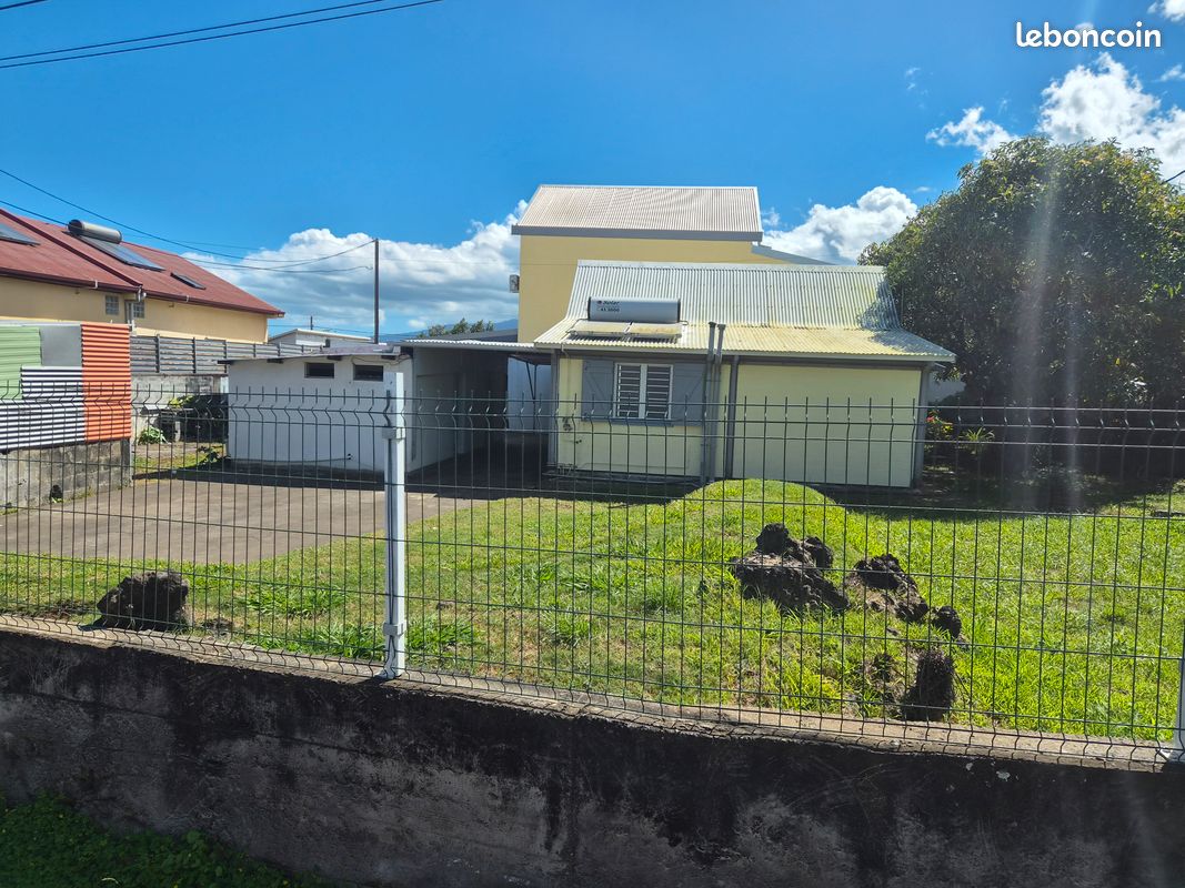 Maison 7 pièces 110 m² · à Saint-Pierre · 110 m² · 1 100 €