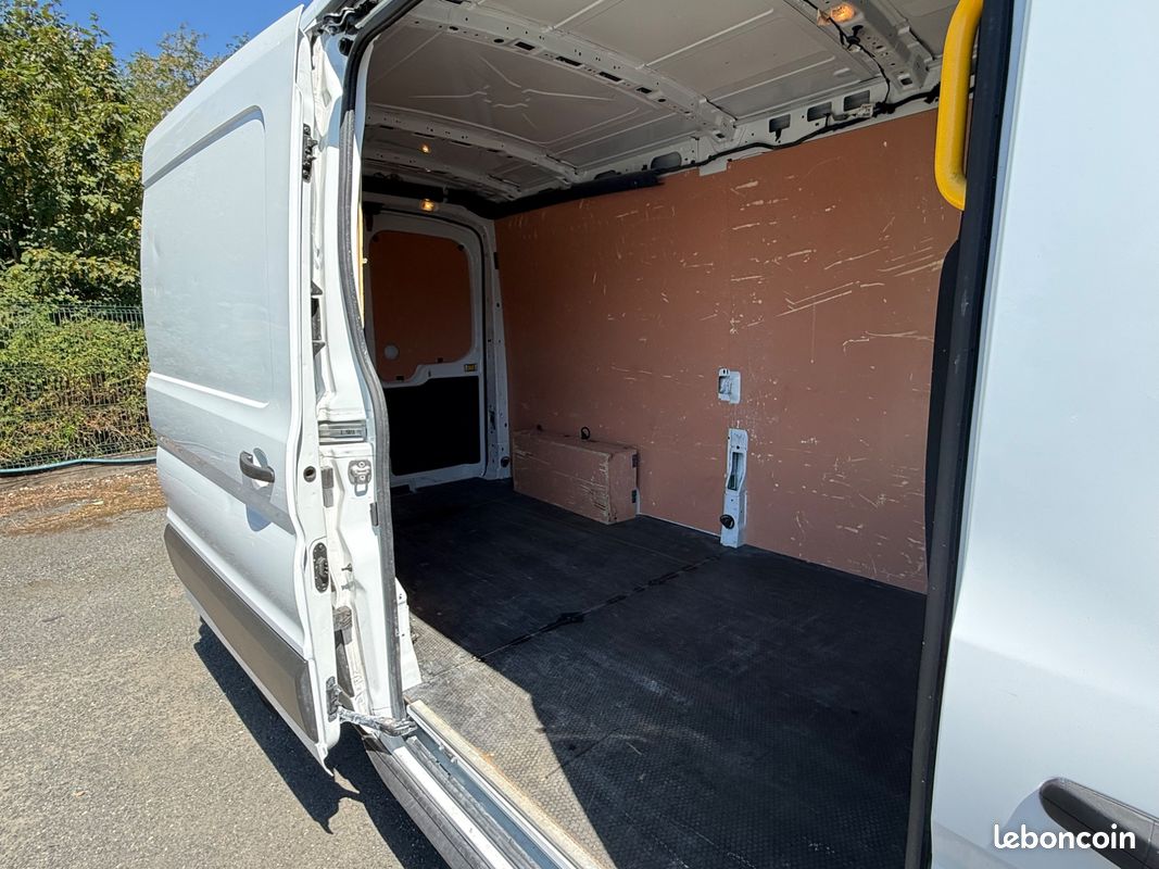 Ford transit vu 19 158 ht / fourgon 2t t290 2.0 tdci 130 ch l2h2 ambiente (image 5)
