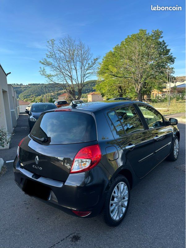 Renault Clio III 1.5 dCi 85ch exception TomTom (image 2)