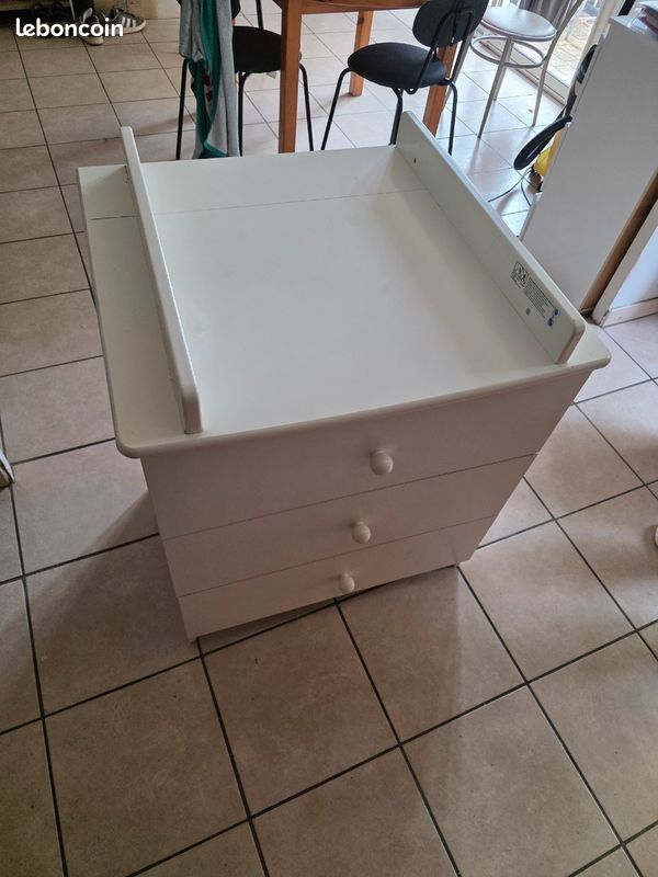 Meuble a langer (image 1)