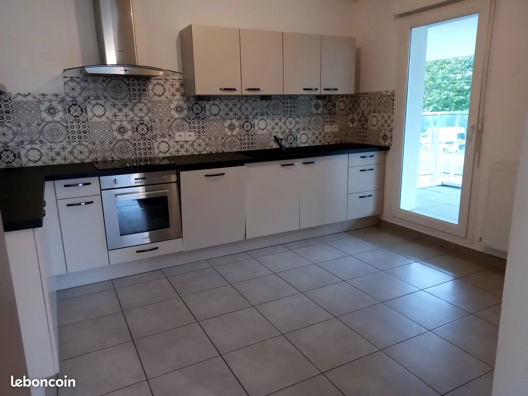 Appartement 3 pièces 70 m² · à Grenoble · 70 m² · 1 102 €