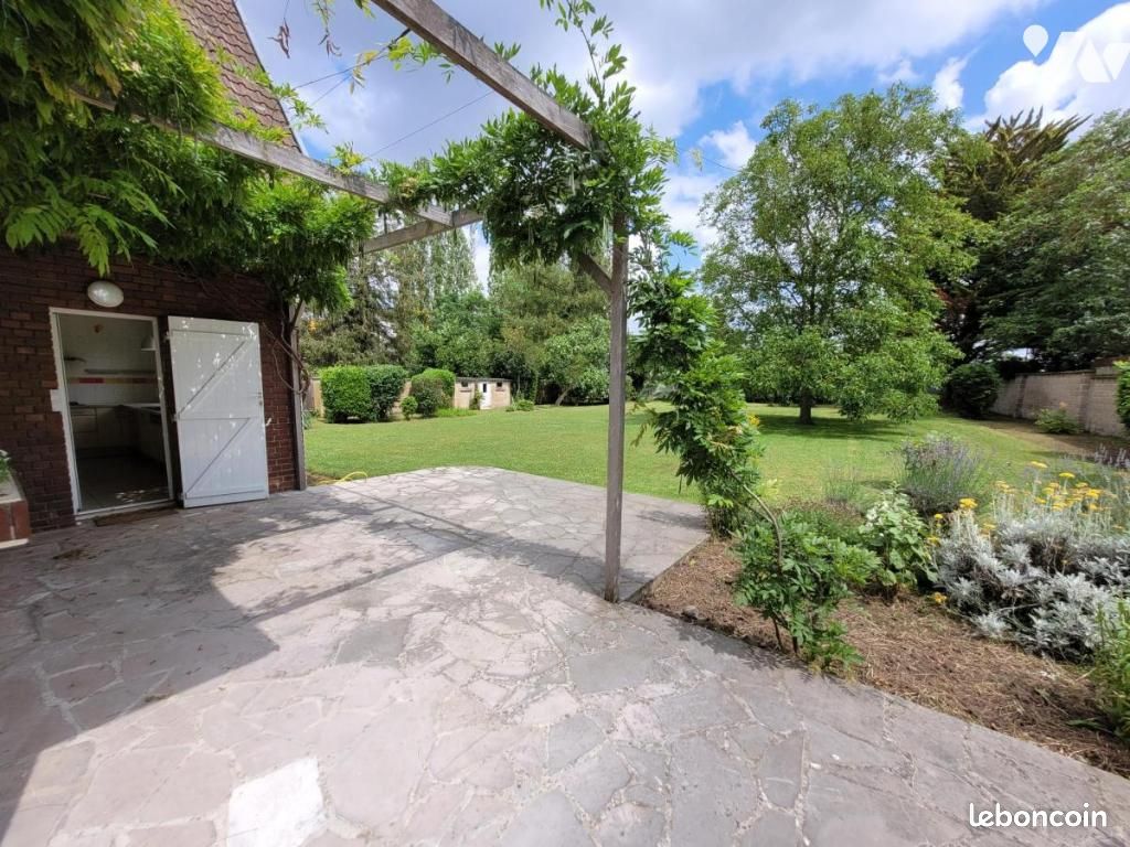 Maison 7 pièces 243 m² · à Amiens · 243 m² · 1 950 €/mois